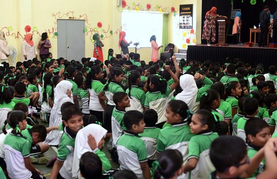 ދަރިވަރަކަށް ބަދުއަހުލާގީ މަންޒަރެއް ފެނިގެން ފުލުހަށް