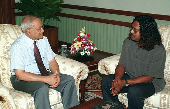 ނާޝިދުގެ އާއިލާ އަށް ރައީސް ތައުޒިޔާ ފޮނުއްވައިފި