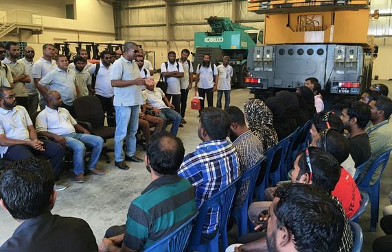 ކުޅުދުއްފުށީ ޕޯޓުގެ މުވައްޒަފުން މަސައްކަތަށް ނުކުމެއްޖެ