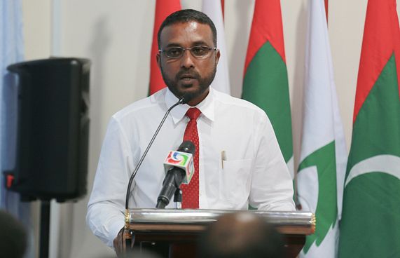 "ކޯޓުން ބޭރުގައި ރައްދުދިނުމުން އިންސާފަށް ހުރަސްއެޅޭ"