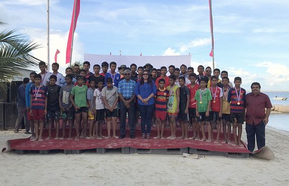 ތިނަދޫގައި ސްވިމިން ޓްރެކެއް އަޅައިފި