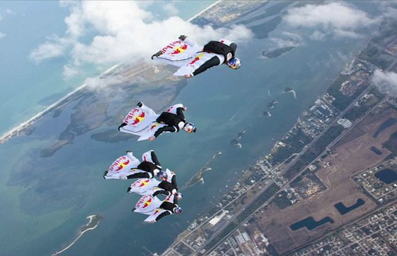 ރެޑް ބުލް އާއިލާގެ ނުފެންނަ ހަތް ބިލިއަނަރުން