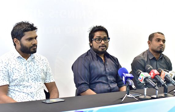 މޯލްޑިވްސްފުޓްބޯލްއާ ގުޅިގެން އެފްއޭއެމުން އެވޯޑް ދެނީ