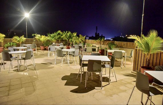 ސެންޓްރަލް ހޮޓަލުގެ ރޫފްޓޮޕް ރެސްޓޯރަންޓް ހުޅުވައިފި