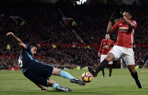 ތޯމަސް ކުކް ބަނގުރޫޓްވެ ސަޕޯޓަރުންނަށް ނުތަނަވަސްކަން