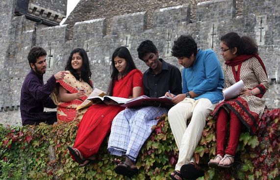 ޔޫޑަބްލިއުސީ ސްކޮލަޝިޕަށް ފުރުސަތު ހުޅުވާލައިފި