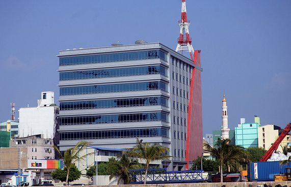 ޑީޑޮސްއާ ގުޅިގެން ދިރާގުން ޑިސްކައުންޓެއް ދެނީ