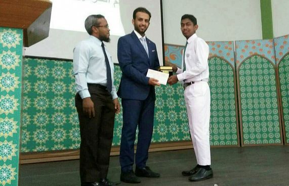 އަރަބި ބަހަށް މޮޅު ކުއްޖަކަށް ސައުދީ ސަފީރު ހަދިޔާއެއް