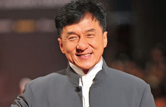 ބޮލީވުޑްގެ ލޯބީގެ ފިލްމެއް ކުޅެލަން ބޭނުން: ޖެކީ ޗެން