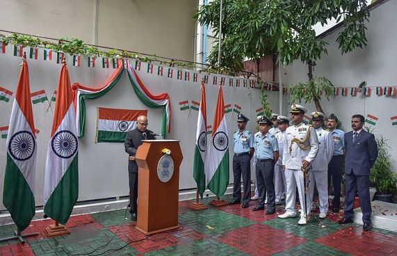 އިންޑިޔާގައި ވިސާ ނުލިބި، އާއިލާތައް އެނބުރި އަންނަނީ