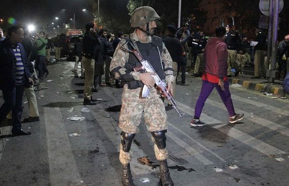 ހަނގުރާމަވެރިންނާ ދެކޮޅަށް ޕާކިސްތާނުން އޮޕަރޭޝަނެއް ފަށައިފި