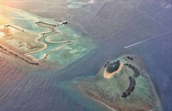 ދަތުރު ދާން ހަމަޖައްސަނީ އެނބޫދޫ ފަޅުން ރަށެއް