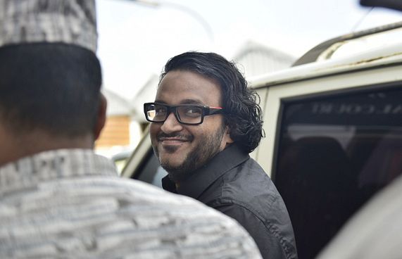 އަދީބު ހޮހޮޅައިގައި އޮތް ކަމަށް ބުނާ ވާހަކަ ދޮގުކޮށްފި