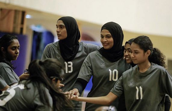 އެމްބީއޭ ކަޕުގެ އަންހެން ޑިވިޝަން ސައިކްލޯން އަށް