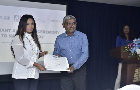 އަލިފުޅު ތުއްތު ފައުންޑޭޝަންގެ އެހީ ހަތް ޖަމިއްޔާއަކަށް