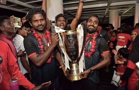ޗެމްޕިއަން ޓީސީ އާއި މޯހަން ބަގާން އެއް ގްރޫޕަކަށް