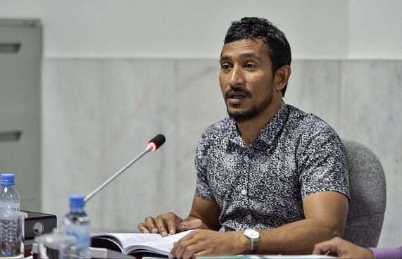 65 އަހަރުގެ އިސްލާހު ބާތިލްކުރަން ހުށަހަޅަނީ