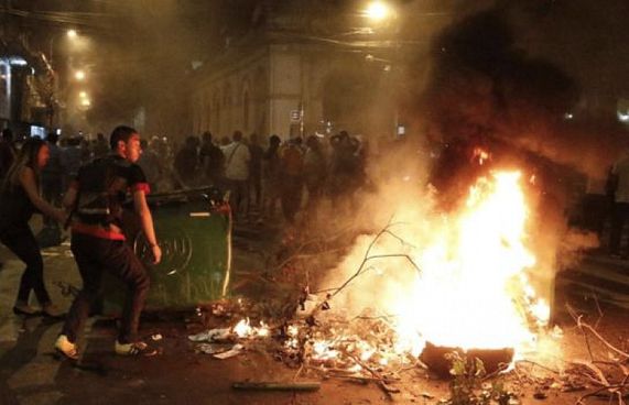 ޕެރަގުއޭގެ ރައްޔިތުންގެ މަޖިލިހުގައި ހުޅުޖަހައިފި