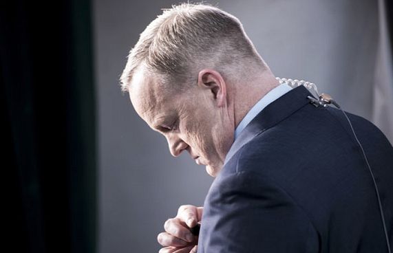 ހިޓްލަރާ ބެހޭ ގޮތުން ކުރި ކޮމެންޓަށް މައާފަަށް އެދިއްޖެ