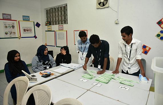 ދެ ކައުންސިލެއްގައި ވޯޓު އެއްވަރުވެ ދެ ވަނަ ބުރަކަށް