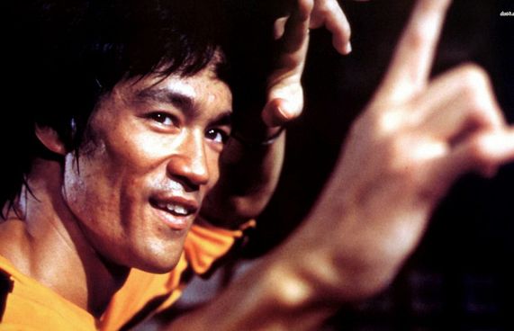 "ލިޓްލް ޑްރަގަން" އަކީ ބްރޫސް ލީގެ ހަޔާތުގެ ވާހަކަ