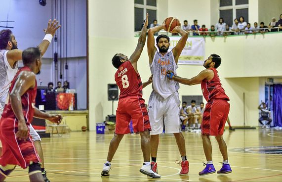 ދިވެހި ކުޅުންތެރިންނަށް އިންޑިއާ ކޯޗުގެ ތައުރީފް