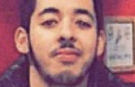 މެންޗެސްޓާ ބޮމުގެ ހަމަލާގެ ފަހަތުގައިވާ މީހުން ހޯދަނީ