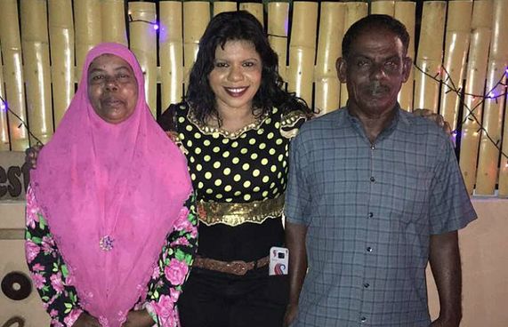 މިހާރު އެނގިއްޖެ: ސުނީތާގެ އާމްދަނީ އާއި ހެދުންތައް