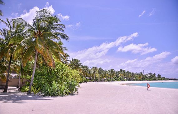 ރިސޯޓު ހަދަން 18 ރަށެއް ހުޅުވާލައިިފި