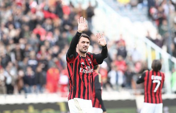 އުމުރުން 49 އަހަރުގައި މަލްޑިނީ ޕްރޮފެޝަނަލް ޓެނިހުގެ ތެރެއަށް