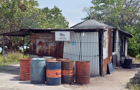 ދެ ރަށެއްގައި އިންޖީނުގެ އެޅުމަށް ބަޔަކާ ހަވާލު ކޮށްފި