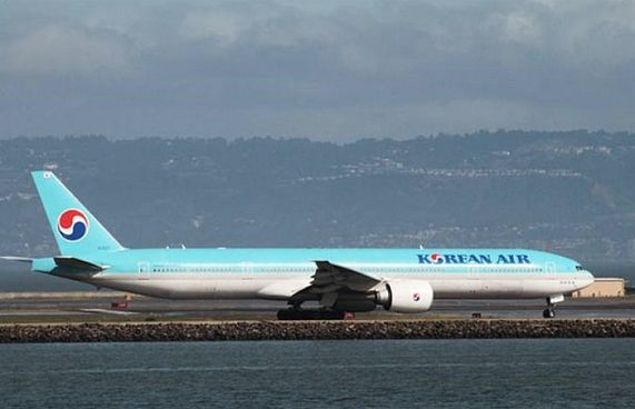 ޖަރުމަނުގެ ދެ ޖެޓުގެ އެހީގައި ކޮރެއާގެ ބޯޓެއް ޖައްސައިފި