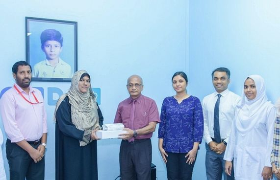 އޭއެމްޑީސީން ތެލެސީމިއާ ކުދިންނަށް ތަކެތި ހަދިޔާކޮށްފި