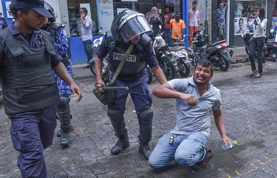 ރާއްޖެ އައުމުގައި ސަމާލުވާން ޔޫކޭ އިން އެދެފި