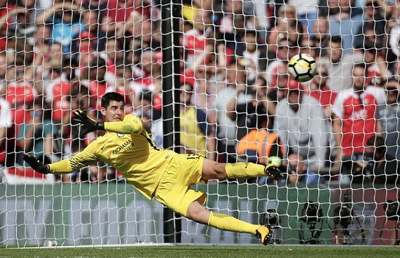 ވޯލްޑް ކަޕުގެ އެންމެ މޮޅު ކީޕަރު މެޑްރިޑާ ދިމާލަށް