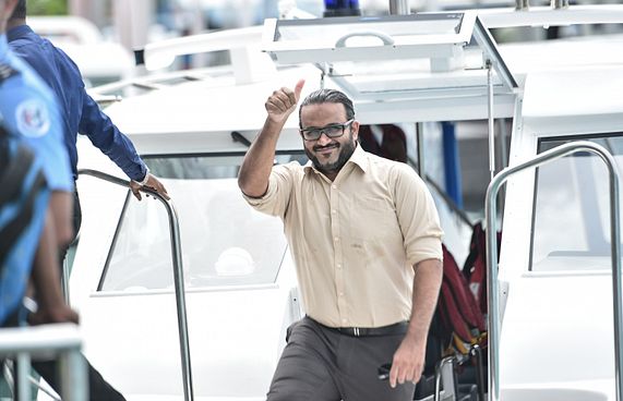 އެއްބަސްވުމެއް ހެދީ ބޭރަށް ފޮނުވާ ގޮތަށް: އަދީބު