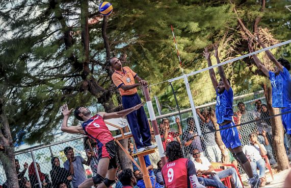 ފައިނަލުގެ ފުރަތަމަ ޖާގަ އަނަންތަރާ އަށް