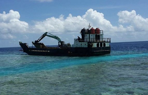 ކެންދޫ ފަރަށް ޓަގު ބޯޓެއް އަރައި، ފަރަށް ގެއްލުން