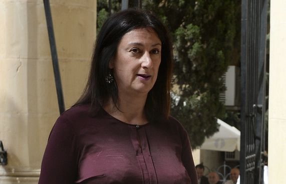 ކޮރަޕްޝަނާ ދެކޮޅު ލިޔުންތެރިޔާ ކާރު ބޮމުގެ ހަމަލާގައި މަރު