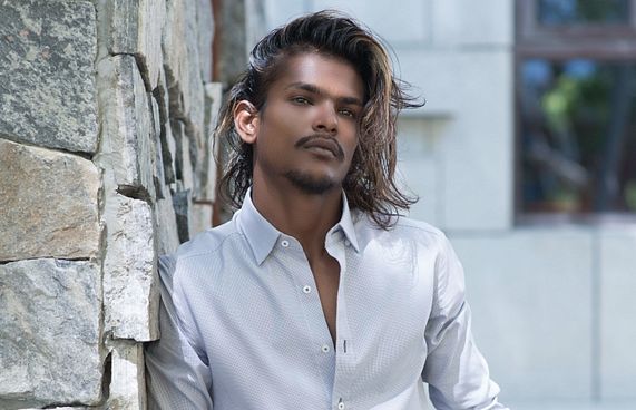 "ދޯ"ގެ މޭކްއޯވާ އިން ޒުވާނެއްގެ ބޮޑު ބަދަލު