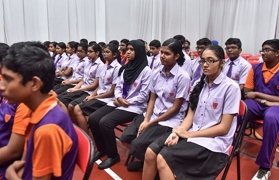 އިންޓަނޭޝަނަލް ސްކޫލުތަކަށް ޑޭޓާ ދިނުން ހުއްޓާލައިފި