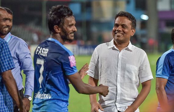 ނިއު ހާލުގައި އޮއްވާ، ޗެއާމަން އިސްތިއުފާ ދެއްވައިފި