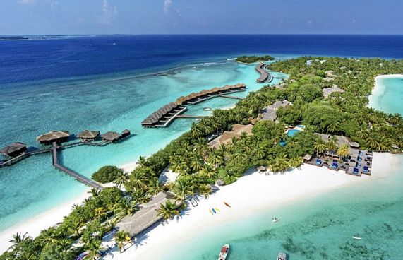 ފުލްމޫންގައި މުޒާހަރާކުރި 3 މީހުން ވަކިކުރީ ރަނގަޅަށް