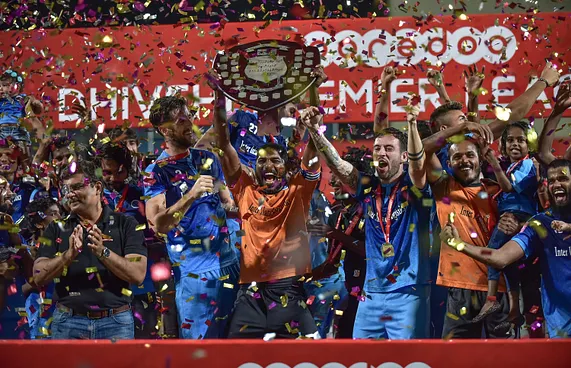 މާޒިޔާ ބަލިކޮށް ނިއު އައްޑަަނަ އުފުލާލައިފި