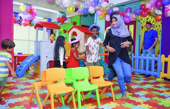 ލަވް ކެއާ: ކުދިންނަށް އަޅާލުމުގެ ހިދުމަތުގައި