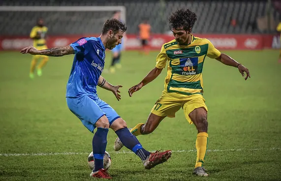 ނިއު އާއި މާޒިޔާ މެޗުގެ މައްސަލަތަކެއް ބަލަން ފަށައިފި