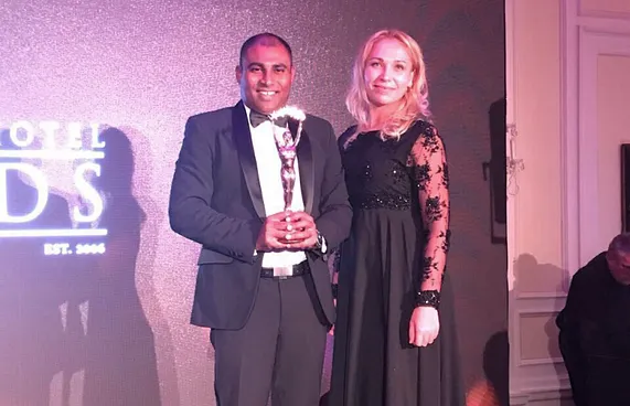 ގައިސަރަށް، ޓޫރިޒަމް ދާއިރާގެ ޝަރަފްވެރި އެވޯޑެއް