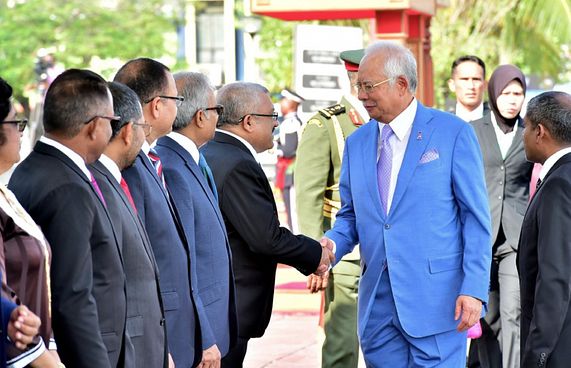 ފިނޭންސްގެ އާ އިމާރާތް ހެދުމަށް މެލޭޝިއާ އެހީވަނީ