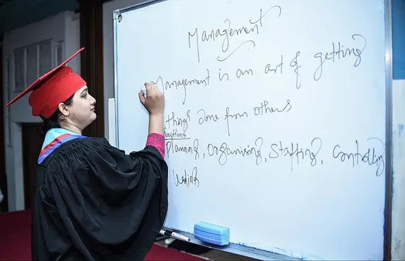 އިންޑިއާގެ އައިސީސީއާރުން ރާއްޖެ އަށް 20 ސްކޮލޮޝިޕް