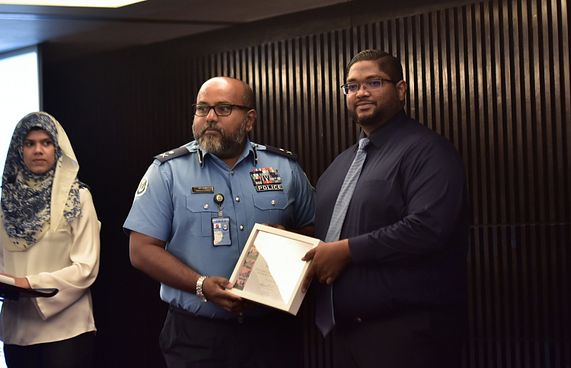 ކެންޑިޑޭޓުންނަށް ހަމަހަމަ ފުރުސަތުދޭން އޭޖީ އަންގަވައިފި